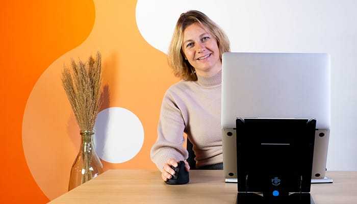 happy ergonomic working with ergonomic mouse happy ergonomic working with ergonomic mouse